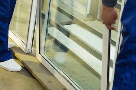 Commercial Glass Repair Technician in Buenaventura Lakes, FL